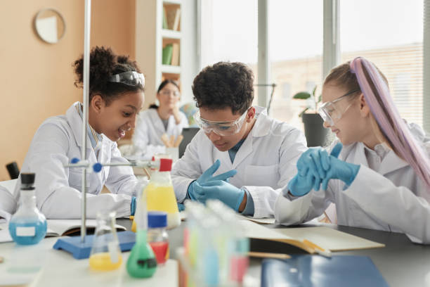 Chemistry coaching at Safroz Coaching